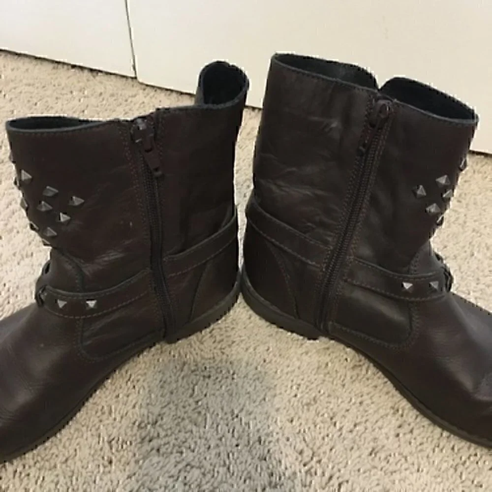 Girls Old Soles brown leather boots size EU 35